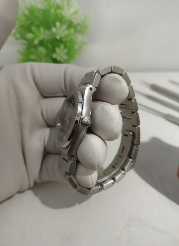 Hublot 04 Hublot Classic Fusion - Timeless Steel Elegance