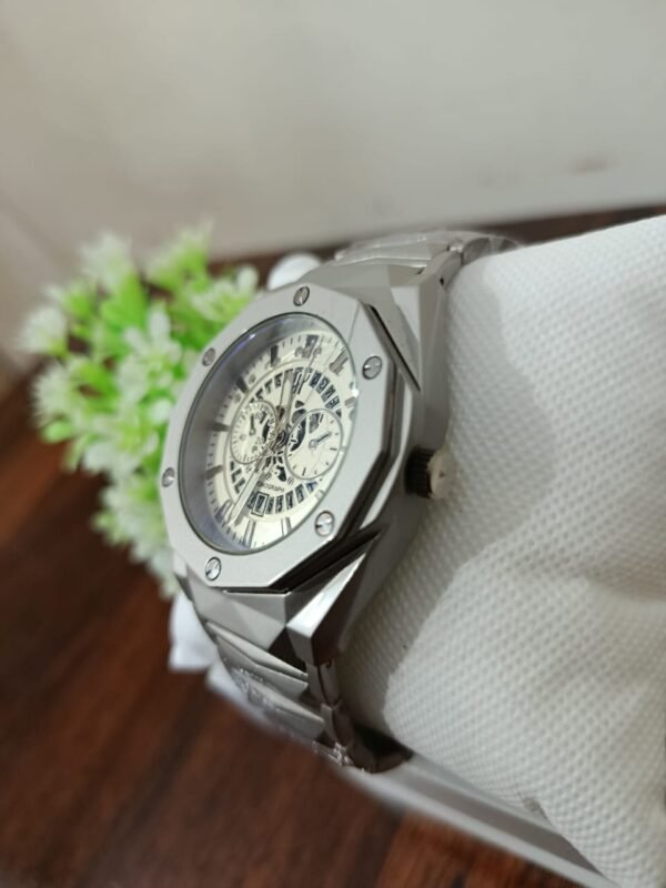 Hublot Diamond Cut | Date Adjustment | The Metal Edition