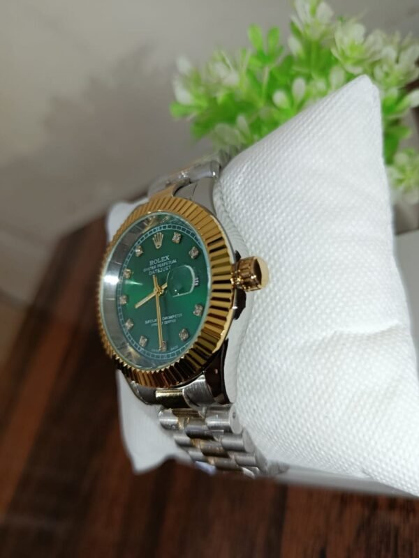 Rlx Cut Reg Stone Model | Gold & Green