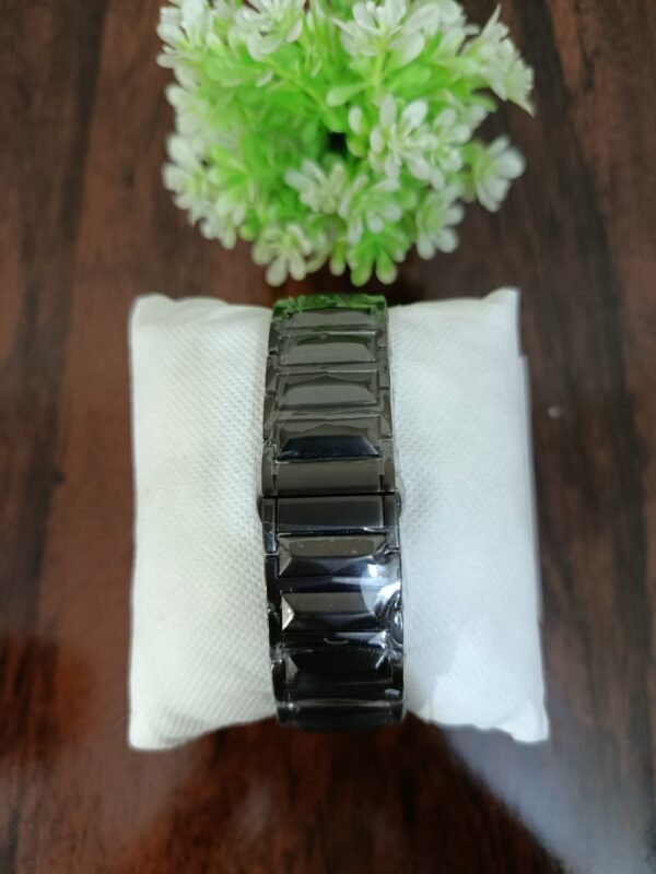 Hublot Diamond Cut | Date Adjustment | The Metal Edition